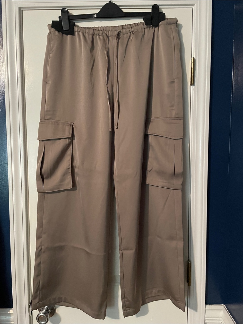 Banana Republic Women's Wide-Leg Cargo Pants in Taupe